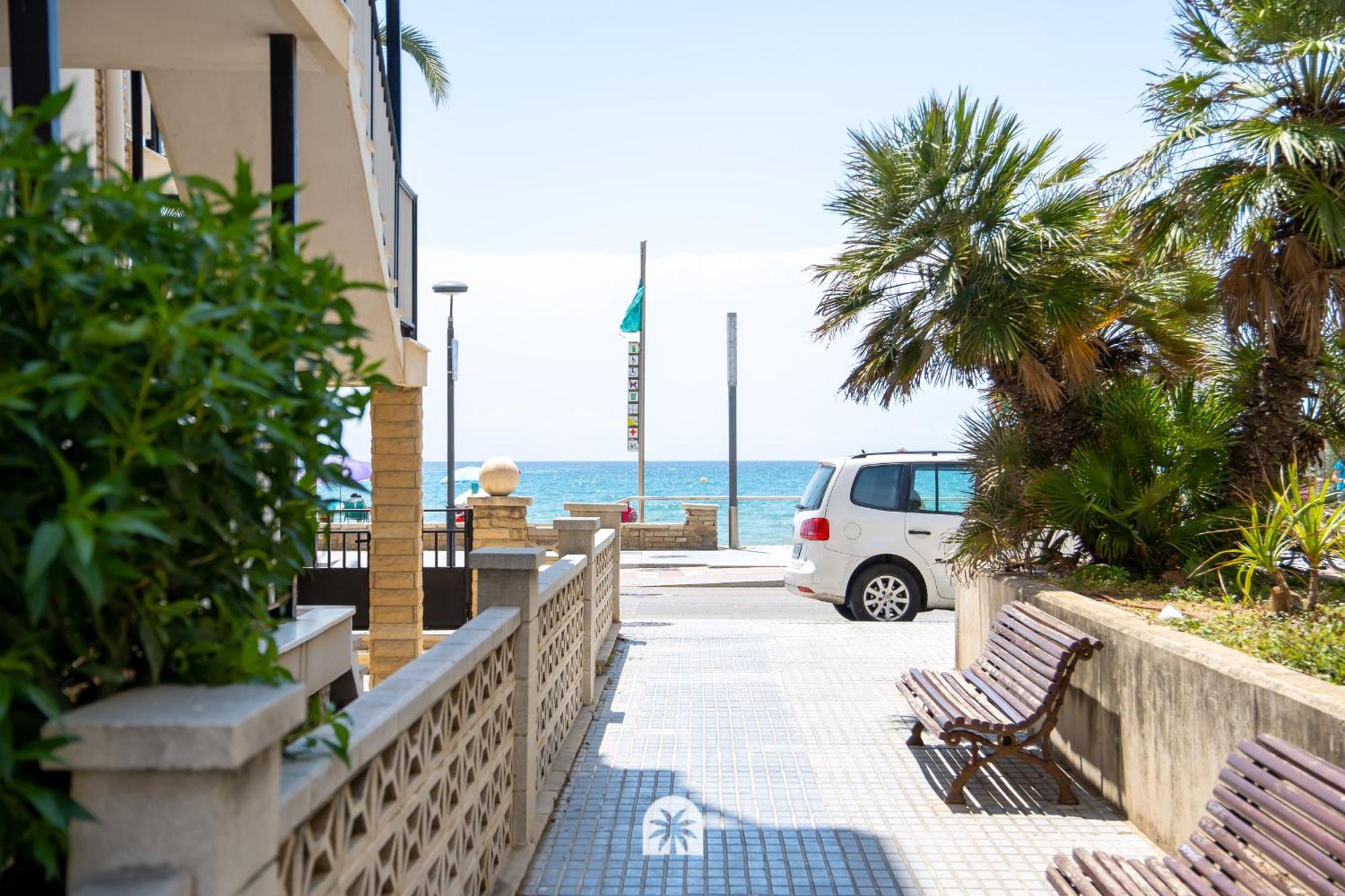 Mediterranean Way - Ponet サロウ エクステリア 写真