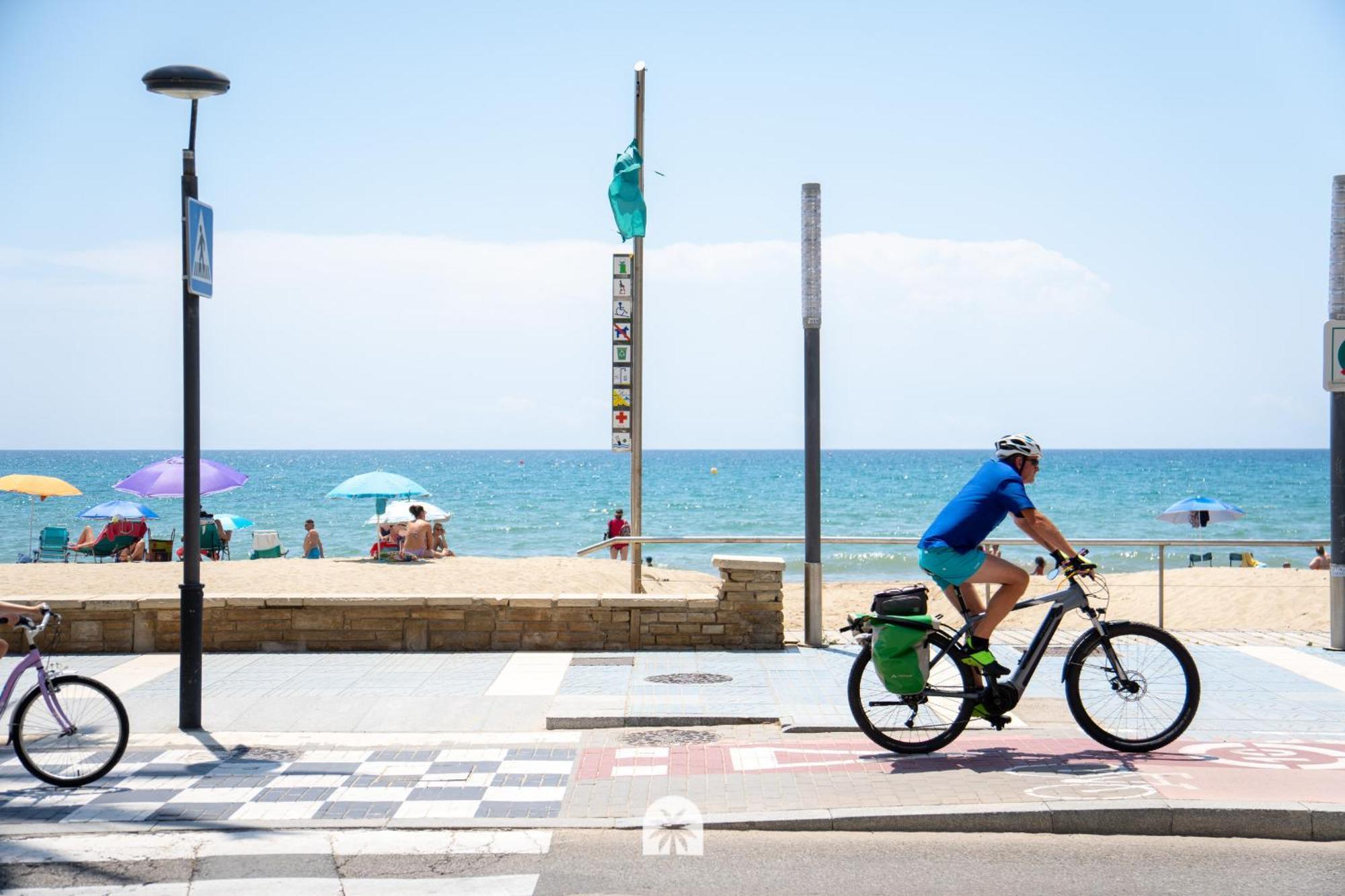 Mediterranean Way - Ponet サロウ エクステリア 写真